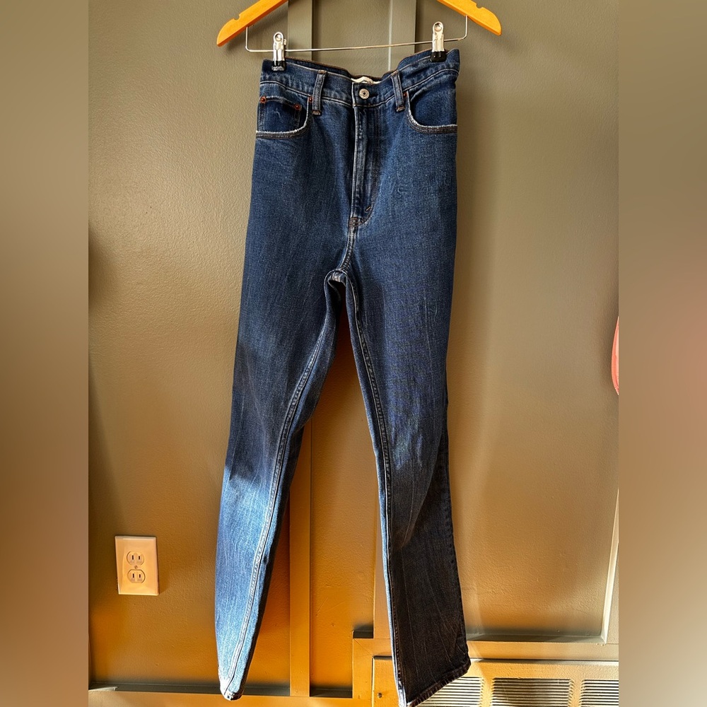 Abercrombie ultra high rise slim straight jean size 26 regular length
